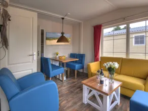 Holiday home with terrace & garden - Image 5