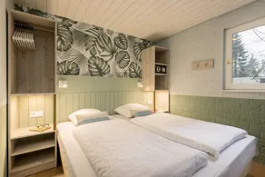 Family-oriented holiday apartment with heated pool - Image 4