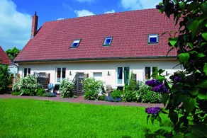 Apartment with terrace & garden - Image 5