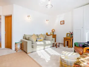 Children-friendly charming cottage with garden | River view - Image 5