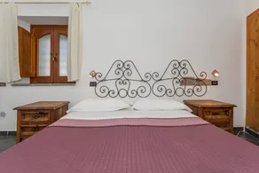 Private room with pool, garden & terrace | Garden view - Image 3