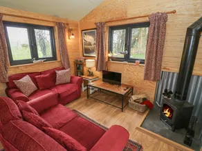 Wonderful cottage with hot tub & garden | Dogs allowed - Image 3