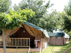 Charming tent with terrace & pool | Pets allowed - Image 4