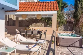 Fully equipped villa with terrace, garden & BBQ | Sea view - Image 3