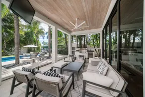 803, 4 Bed 4 Bath Luxury home close to Atlantic Ave - Image 2