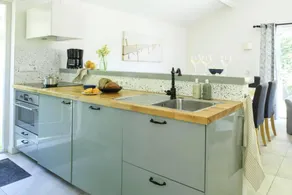 Bungalow with garden & terrace - Image 3