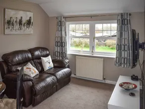 Family-oriented flat with barbecue & garden - Image 3
