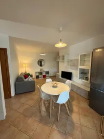 Charmant appartement entièrement équipé avec terrasse | Vue ville - Image 5