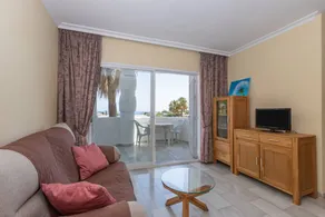 Appartement de vacances avec internet haut débit, barbecue et piscine | Vue mer - Image 3