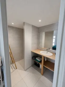 Private room | River view - Image 3