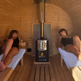Villa with sauna, BBQ & hot tub - Image 2
