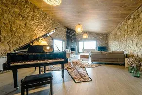 House with BBQ, garden & private pool - Image 4