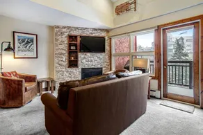 Fully equipped nice holiday home with hot tub & heated pool | Ski nearby - Image 3