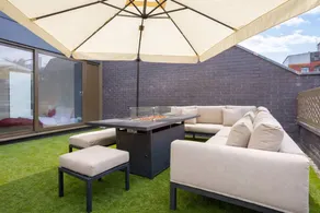 Child-friendly holiday apartment with garden, fast internet & terrace | Next to Manchester Town Hall | Dogs allowed - Image 5