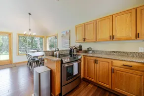 7 Vine Maple 4 Bedroom Home - Image 3