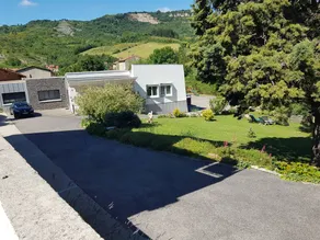 Cottage 'Gîte Aux Tourterelles' with Mountain View, Wi-Fi and Air Conditioning - Image 5