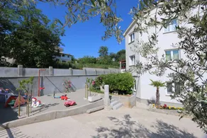 Apartment with garden & barbeque - Image 5