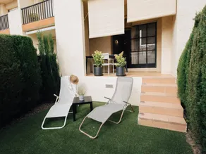 Appartement de vacances entièrement équipé avec piscine et jardin | Proche de la plage - Image 2