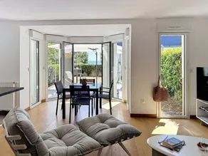 Ferienwohnung mit Pool, Garten und Terrasse | Meerblick - Image 4