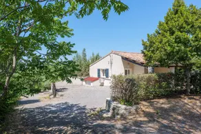 Cottage con giardino, piscina riscaldata e barbecue | Vista sul giardino - Image 2
