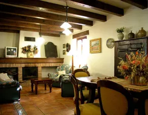 Charming house with garden & barbeque - Image 4