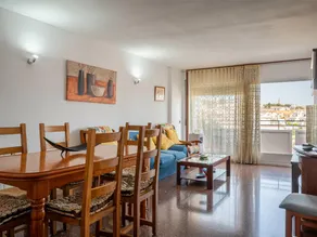 Apartment with pool - Image 5