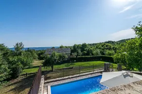 Charming villa with private pool, garden & BBQ | Pet-friendly - Image 2