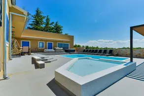 Fully equipped villa with pool & terrace | Pet-friendly - Image 4