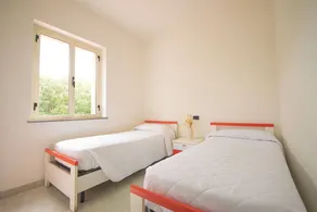 Flat with garden, BBQ & terrace | Garden view - Image 2