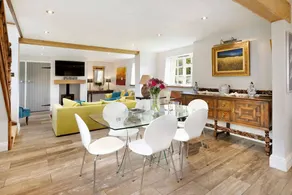 Child-friendly pleasant villa with garden, BBQ & terrace - Image 4