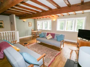 Cottage with garden & terrace - Image 5