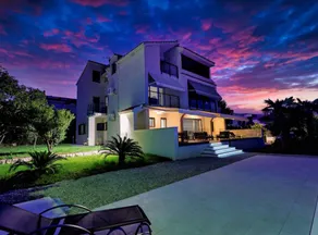 Apartamento vacacional totalmente equipado con barbacoa, piscina privada y jardín - Image 2