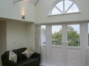 Cottage adapté aux familles avec jardin | Vue plage | Plage à proximité - Image 3