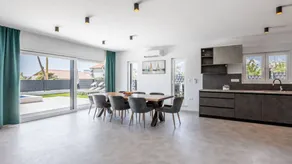 Flat with terrace, private pool & barbeque | Sea view - Image 2