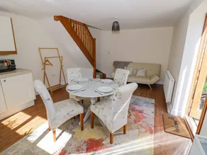 Family-oriented cottage with garden | Pet-friendly - Image 5