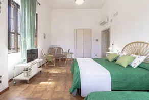 Holiday home with garden, barbecue & terrace - Image 3