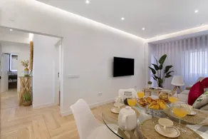 Agréable appartement de vacances avec terrasse et internet haut débit | Vue ville - Image 4