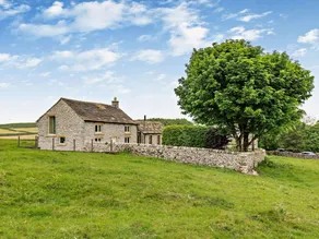 Cottage with barbecue & garden - Image 3
