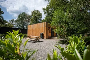 Chalet con terraza y jardín - Image 2