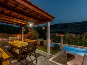 Fully equipped wonderful house with barbeque, private pool & garden | Dogs allowed - Image 5