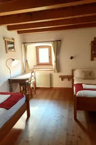 Holiday apartment with garden, BBQ & pool - Image 4