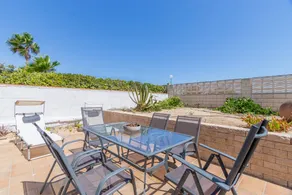 Beachfront Apartment with Terrace, Shared Garden and Wi-Fi - Image 3