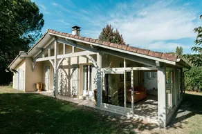 Holiday home with barbecue, garden & terrace - Image 3