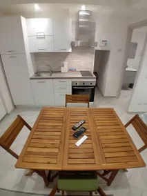 Apartment 'Al Borgo' with Wi-Fi and Air Conditioning - Image 5