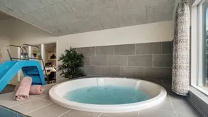 House with pool, terrace & barbecue - Image 4
