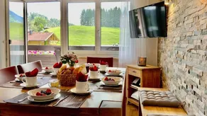 Fantastico appartamento accogliente e familiare con giardino | Vista sulla montagna | Accanto allo sci | Ideale per lavorare da remoto - Image 4