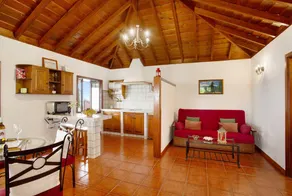 Holiday Home 'Casa Rural Arecida' with Sea View, Wi-Fi and Air Conditioning - Image 4