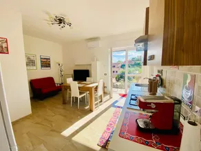Apartment with terrace - Image 3