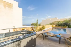 Holiday home with barbecue, jacuzzi & garden - Image 5