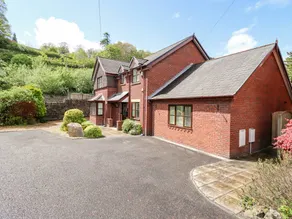 Cottage with garden & barbecue - Image 2